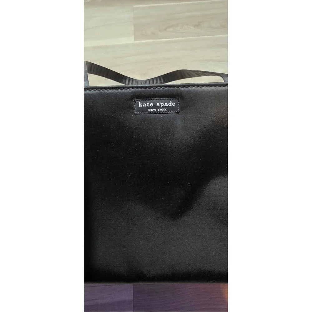 Kate Spade New York‎ Black Shoulder Bag Logo Accent Inner Pockets Matching Pouch